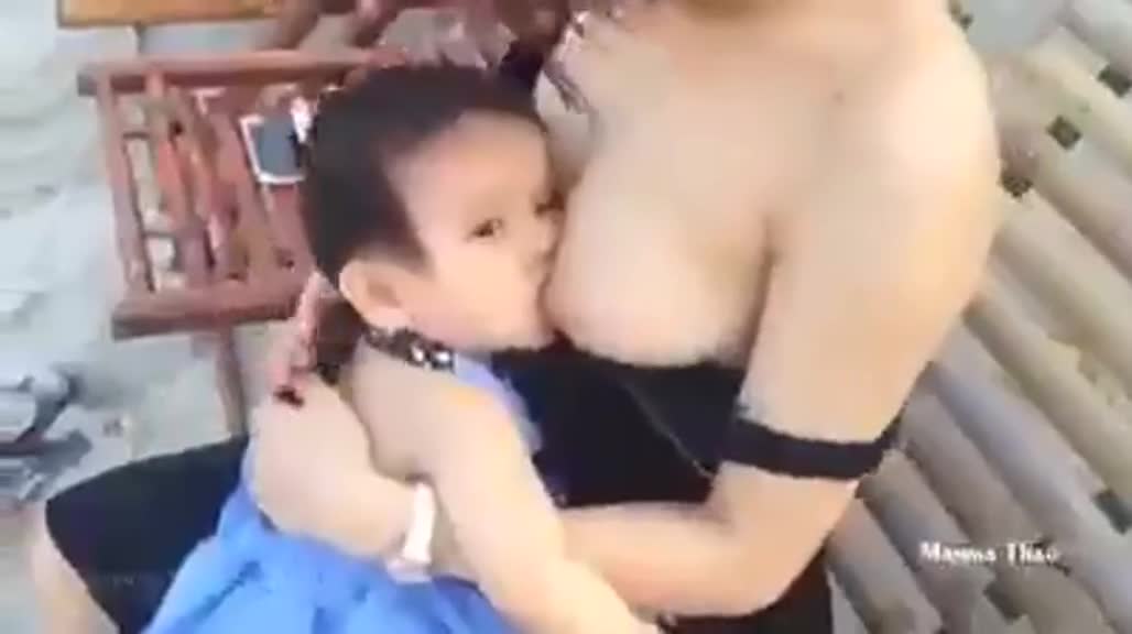 有巨乳媽的孩子吃很好！辣媽哺乳影片被人上傳﹗嬰兒越吸越深讓人羨慕