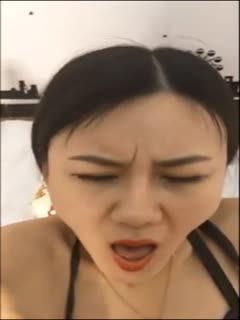 高颜值自拍达人美女剧情演绎辅导干弟学习时发现他用手机看A片,兽性大发不顾反抗操完一次又一次