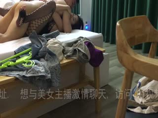 全程露臉這次同事穿上情趣衣服