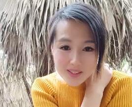 【少婦的誘惑】美熟女跟老公到果園野戰.